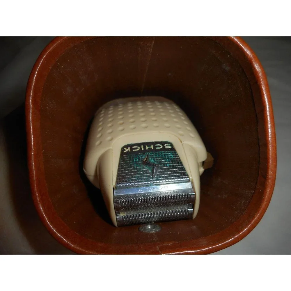 Vintage Schick Super Honed Electric Razor in case